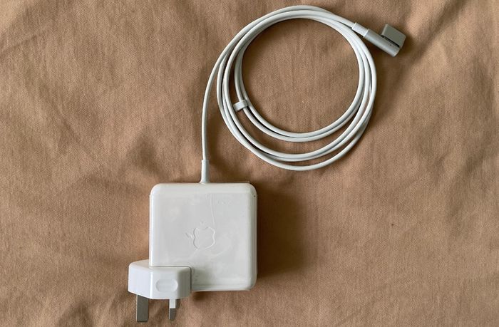 Apple 65W MagSafe 1/2 Gen