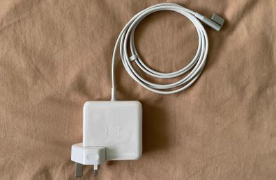 Apple 65W MagSafe 1/2 Gen