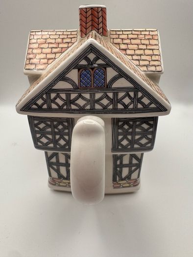 Sadler English Country Houses Tudor House Teapot