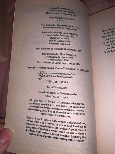 (4 Set) Lord of the rings trilogy & hobbit books