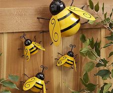 Metal Bumble Bee Decorations, Garden Decorations Wall Art Bee 3D Sculpture Ornament, Bumble Bee Metal Garden Ornaments Outdoor Lawn/Bar/Bedroom/Living Room/Shop Wall Hanging Bumble Bee Decor (4 PCS)