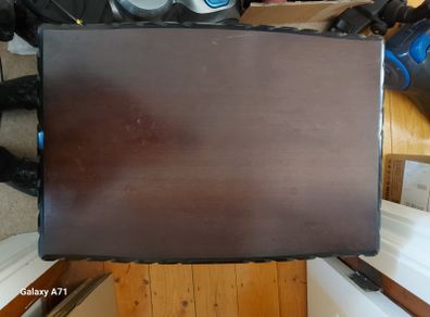 Nest of 2 tables in very nice condition