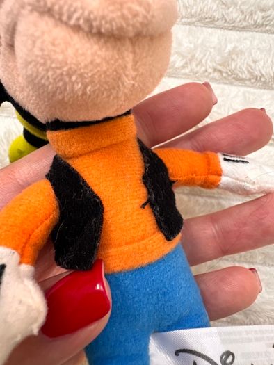 Disney Parks Store Goofy Plush Approx. 15 cm. opened mouth Used Please see photos
