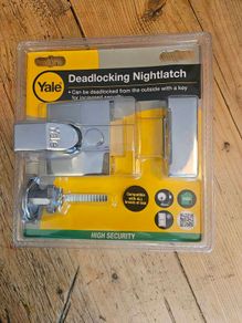 Yale Deadlocking Nightlatch Chrome 40mm