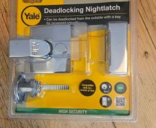 Yale Deadlocking Nightlatch Chrome 40mm