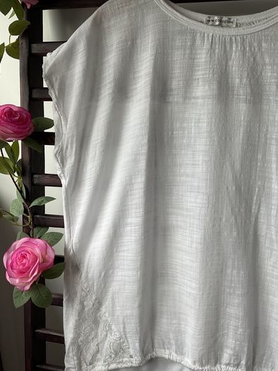 top white & lace top with parka back one size new collection brand