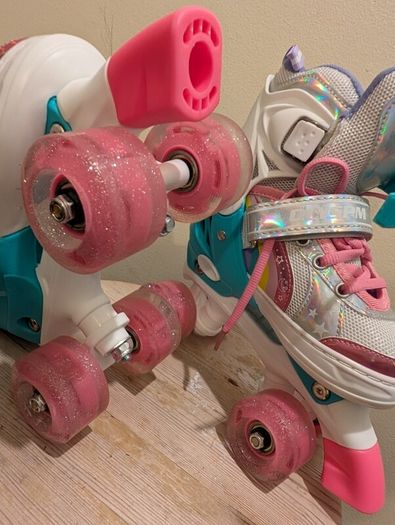 Kids Adjustable Unicorn Roller Skates (Light-Up Wheels) - Size S (UK 6C-9C)
