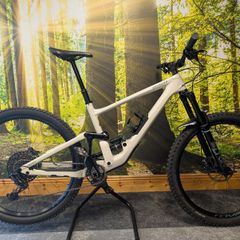 Specialized Enduro Elite  ( Showroom condition). Size S4
