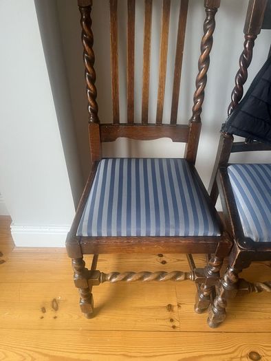 Victorian Mahogany Table, with Pod and Six chairs