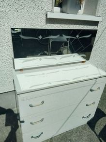 dressing table