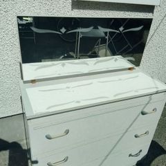 dressing table