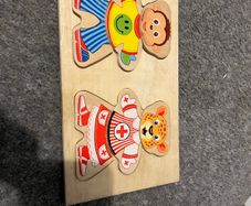 Animal dress up wooden game