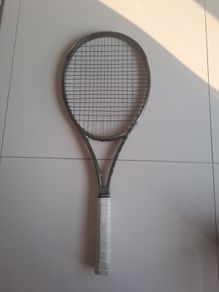 Wilson Blade 98 v8 tennis racket