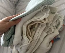 Mixture of unisex baby clothes 6-12 months