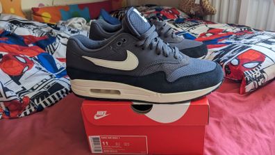 NIKE Air Max 1 size 10