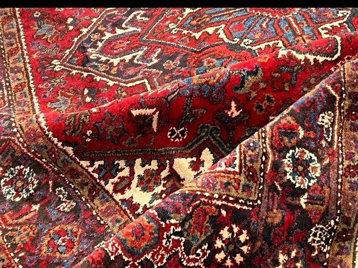 Classic Large Persian Heriz Hand Knotted Carpet Rug