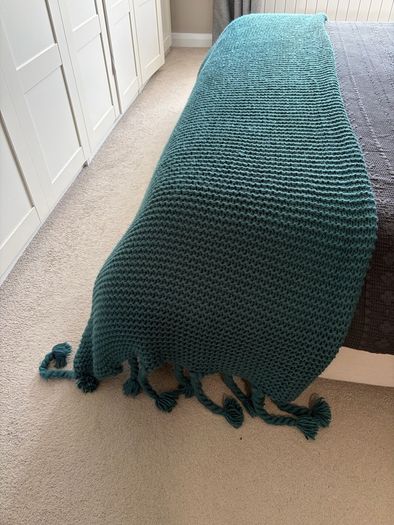 Large knitted throw