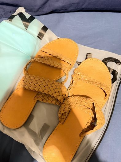 flat sandals