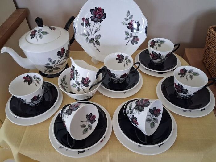 Royal Albert " Masquerade"