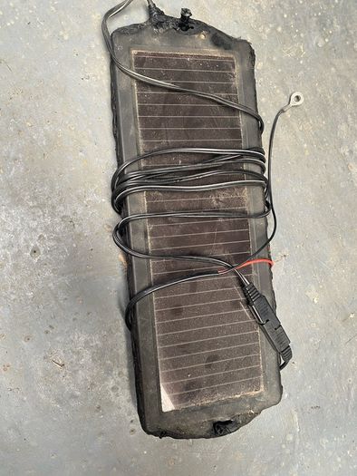 Motorbike/Car solar panel trickle Charger. Solariser