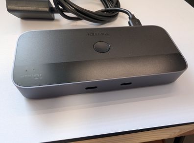 UGREEN USB-C Switch (2-in-4-out, 10Gbps)
