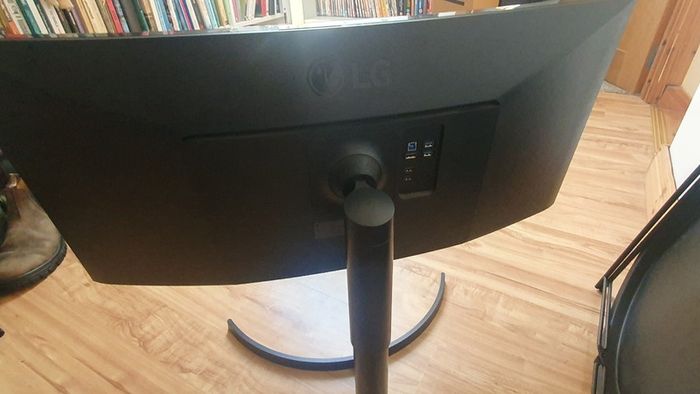 35" UltraWide QHD HDR VA Curved  Gaming Monitor