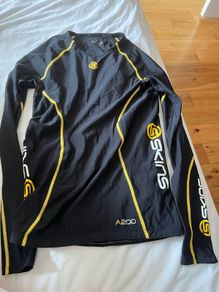 Medium Compression Tops. Incl postage.