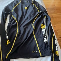 Medium Compression Tops. Incl postage.