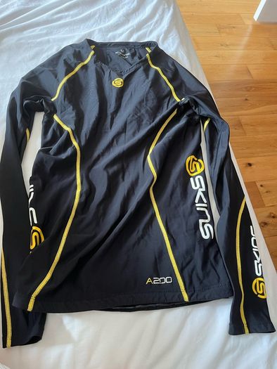 Medium Compression Tops. Incl postage.
