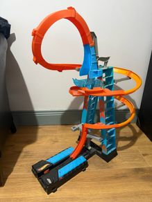 Hot Wheels Sky Crash Tower + Drift Master Track Set
