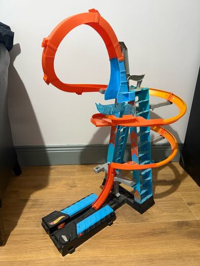 Hot Wheels Sky Crash Tower + Drift Master Track Set