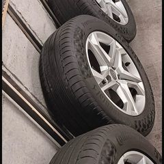 Audi Q5 Alloys and Tyres in Very Good Condition