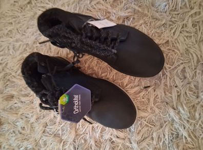 Brand New Girls/Boys Black Boots Size UK 13