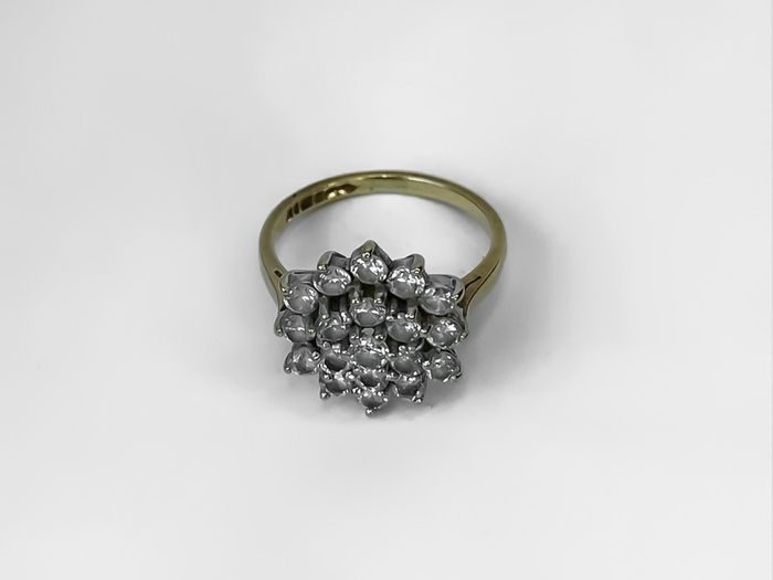 9ct Yellow Gold Cluster Ring, size J - J 1/2