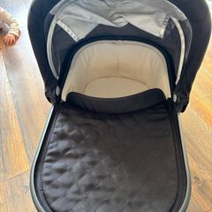uppababy bassinet black