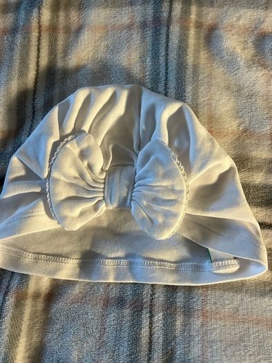 Girls hat 9/12 mths