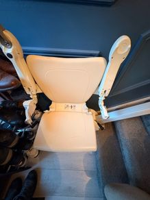 Chair lift for stairs