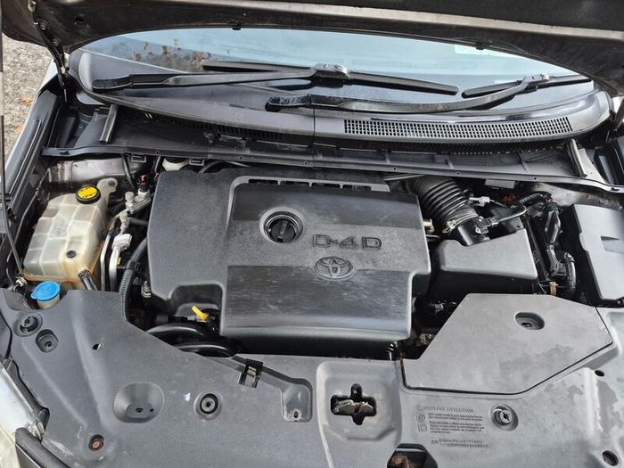 Toyota Avensis 2011