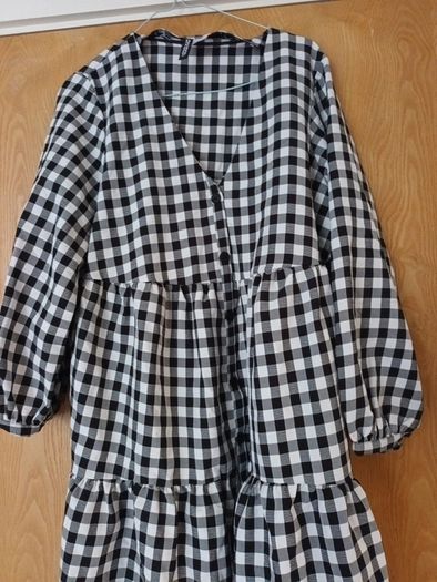 Divided Check Black/White  . S.16