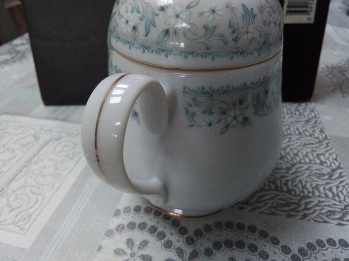Vintage Noritake lidded Sugar Container