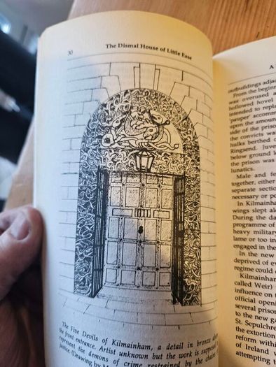 Kilmainham Gaol. By Freida Kelly. First Edition Paperback In Good Condition. See Photos For Same.