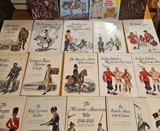 Osprey Men-at-arms Series, Published In 1974 X 15 Fabolous Military Books Plus 2 X Military  Modeling Annuals 1 &3. Plus 3 Other Military Books. All In Good Condition.  See Photos For Same.