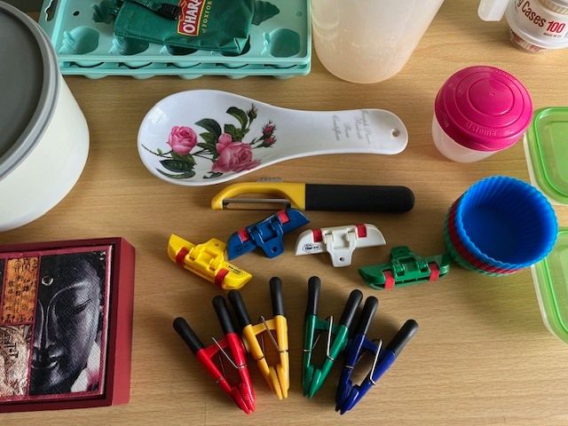 Bundle X 13  Items Of Kitchen Baking , Dining & Storage Items- Oxo, Chef Aid Sealer Clips, Silicone Bun Cases