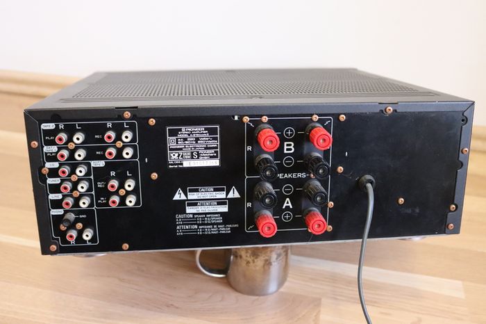 Pioneer amplifier and speakers