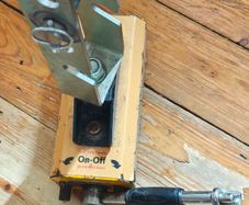 manhole magnetic lifter