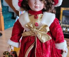 Porcelain doll - Leonardo collection -vintage