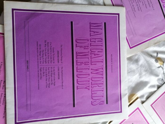 Collection of records  the readers digest. Magical  worlds of  melody. Please not No. 5 missing have the sleeve. See photos