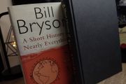 A Short History of Nearly Everything ! RRP 30 Euro ! Hardcover ! 2003 ! by Doubleday !