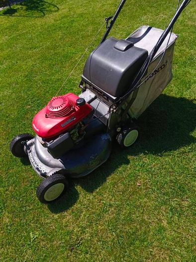 Honda HRD 536 C Hydrostatic self drive roller lawnmower with 23 inch aluminium deck,in excellent working condition.