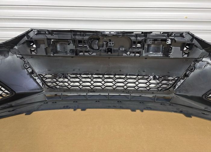 Complete front Bumper for Audi A7 C8 S6 RS6 honeycomb style